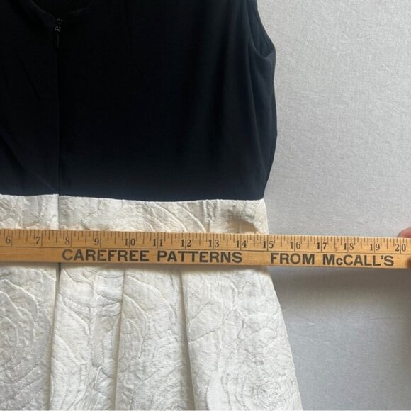 Lauren Ralph Lauren fit and flare sleeveless pleated dress Sz 10 - Picture 11 of 12